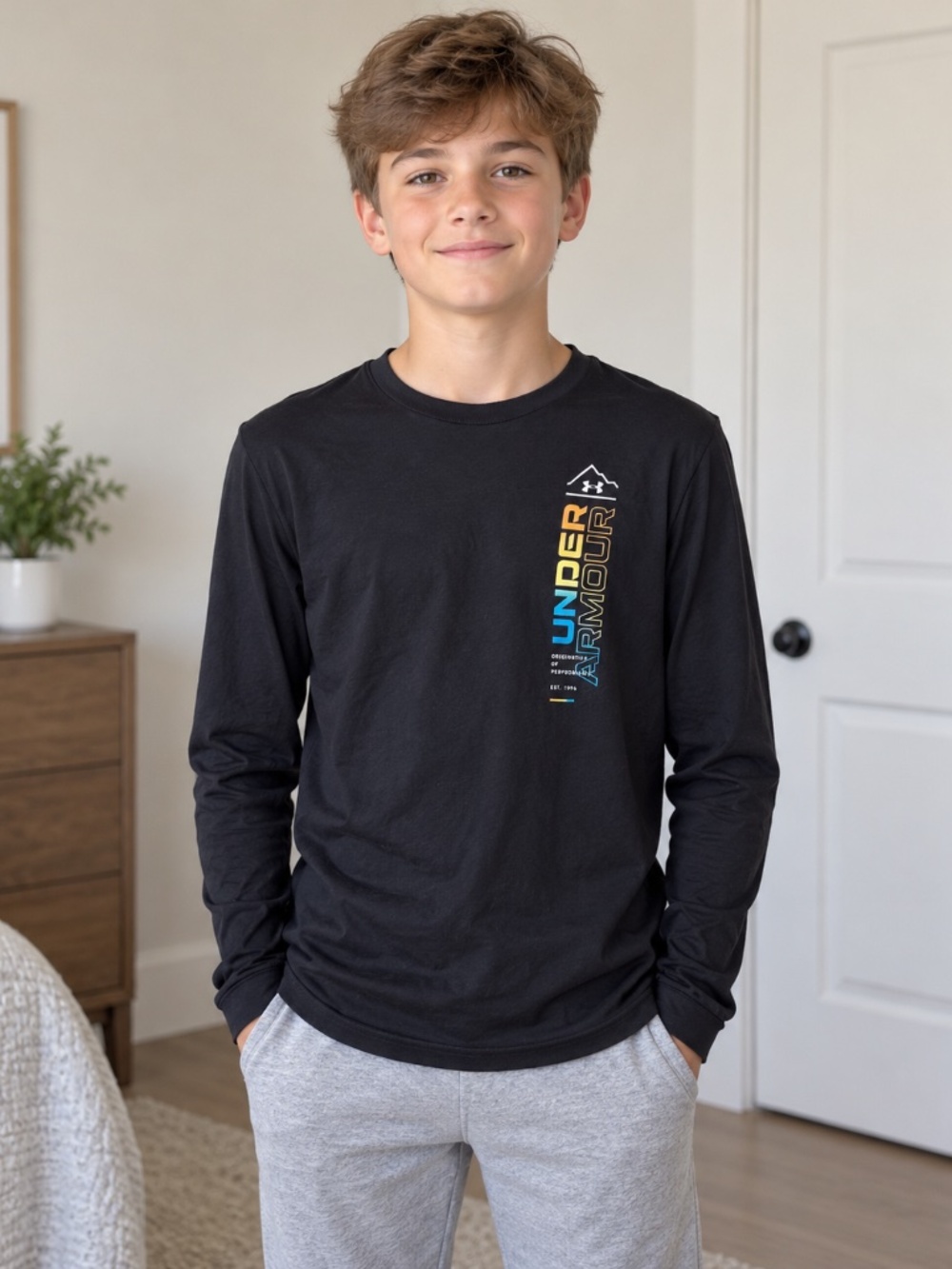 Under Armour Youth XL Black Long Sleeve Graphic T-Shirt Boys NWT Cotton Blend